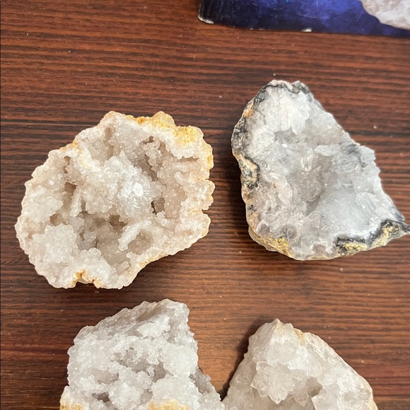 National Geographic Geodes Learning Guide with Geodes - Picture 2 of 5